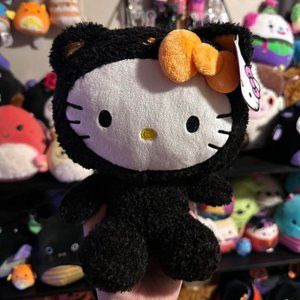 2023 Cracker Barrel Halloween Hello Kitty